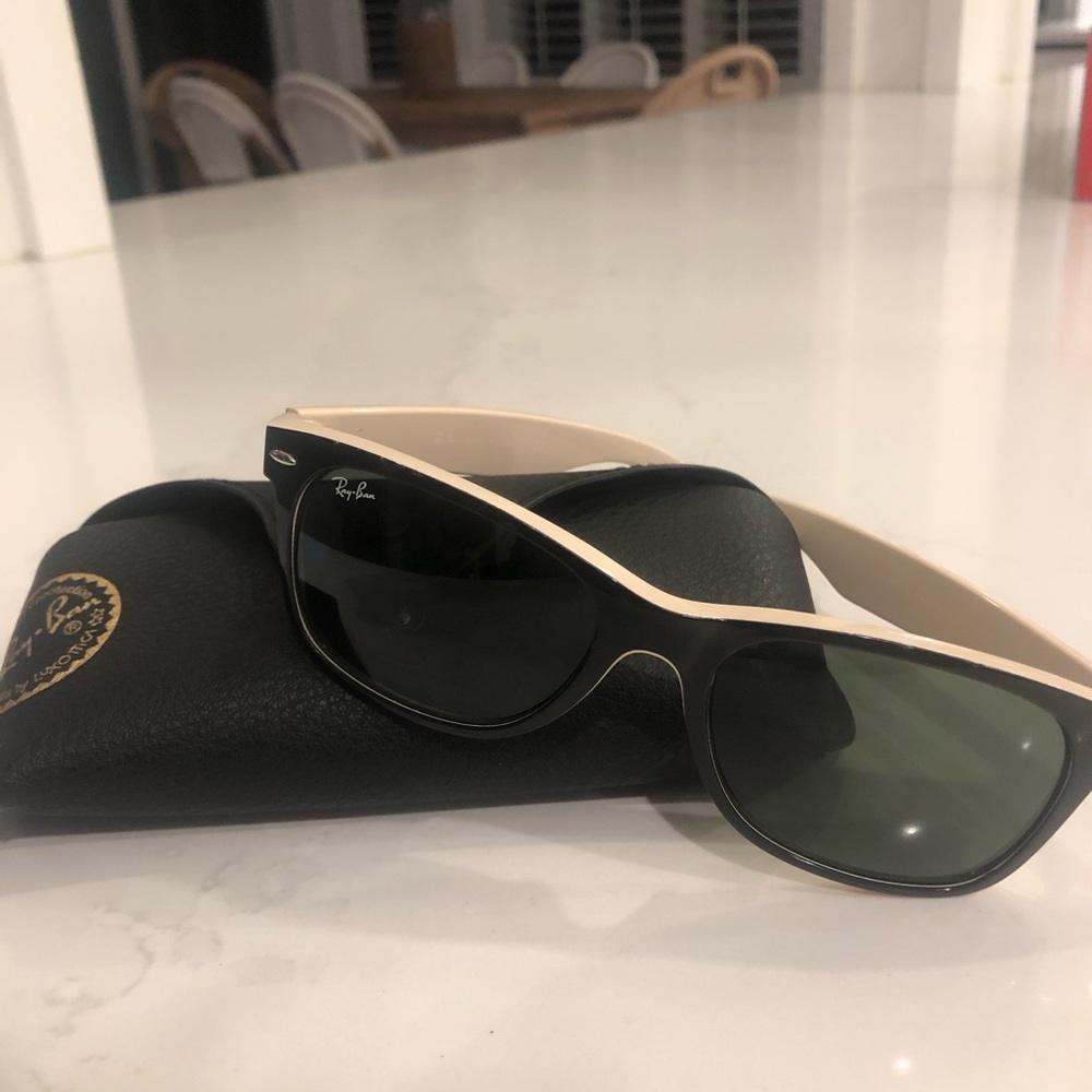 Women's Ray Ban Wayfarer.